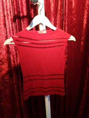 Red Sleeveless Knit Top